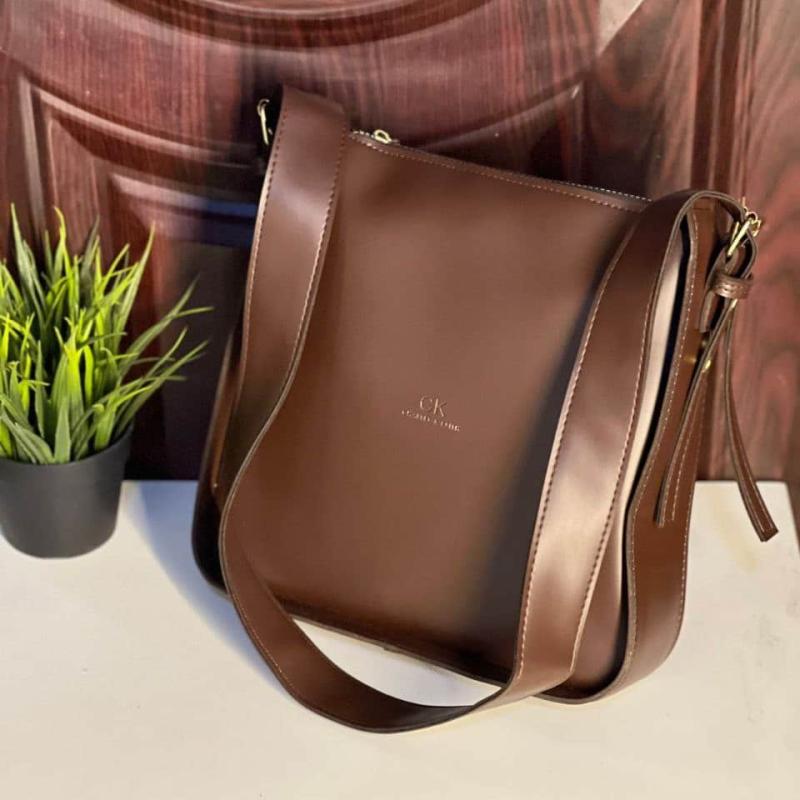 شنطة حريمي ماركة David Jones