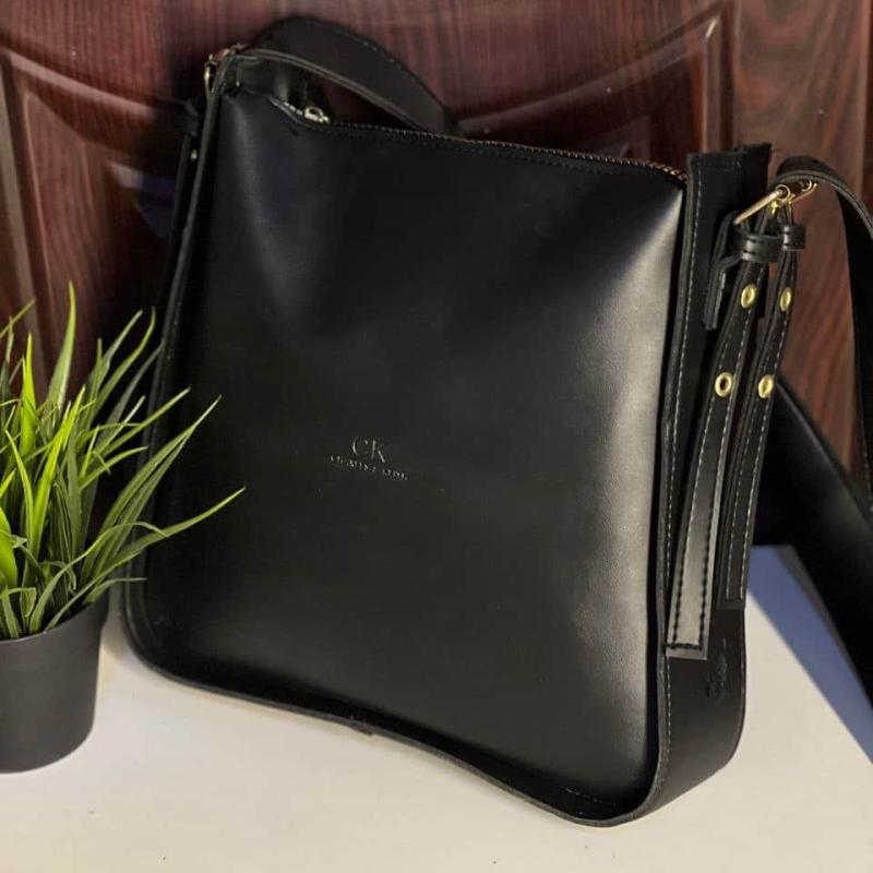 شنطة حريمي ماركة David Jones