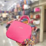 شنطة فوشيا GUESS