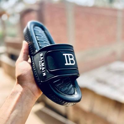 شبشب Balmain IB – ستايل فخم ولمسة شبابية