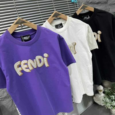 تيشيرت FENDI – فخامة التصميم وسعر مايتفوتش